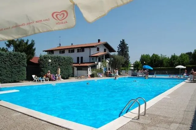 Campeggio Trevisago Iris Park Moniga del Garda Itálie